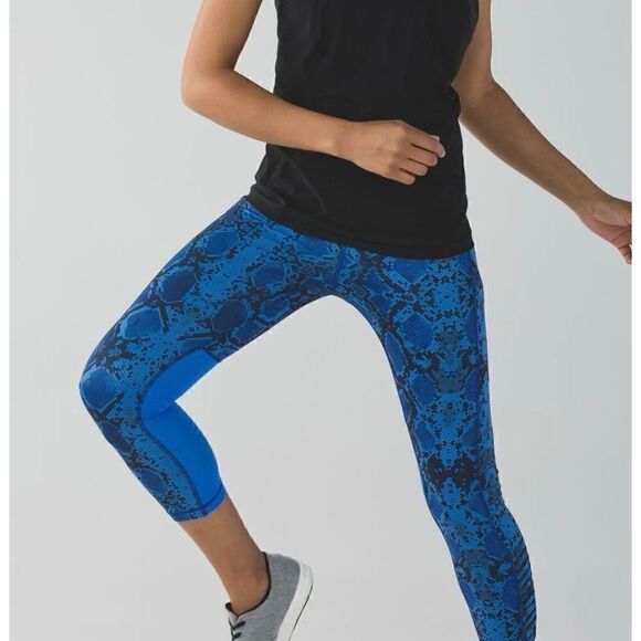 Womens Lululemon Trail Blazer Crop - Picture 2 of 8